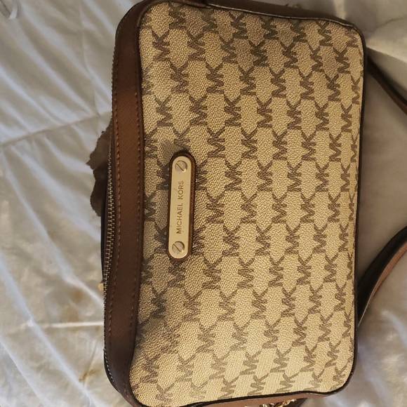 Michael Kors Large East West Crossbody Crossbody C - Picture 1 of 11